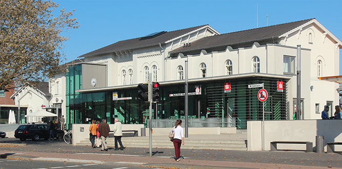 Bahnhofsgebäude